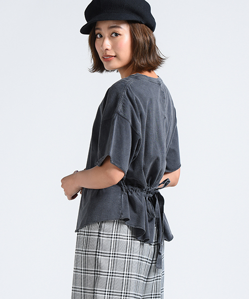 LIPSTAR（リップスター）の「ピグメント加工バックリボンカットソー（Tシャツ/カットソー・レディース・オフホワイト/ブラック/ブルー/グリーン系その他2・M）」の3枚目の写真