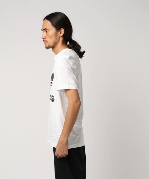 adidas（アディダス）の「グラフィック Tシャツ [HAND DRAWN TEE