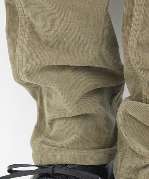 CIAOPANIC(チャオパニック)の「【Gramicci×LEE×Ciaopanic】CORD SLIM TAPPERD(スラックス・メンズ・ホワイト/ブラック/グレー/カーキブラウン/ベージュ/ブルー/ネイビー/マスタード・SMALL/MEDIUM/LARGE)」の10枚目の写真