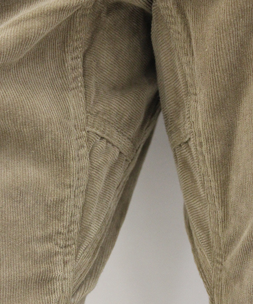 CIAOPANIC(チャオパニック)の「【Gramicci×LEE×Ciaopanic】CORD SLIM TAPPERD(スラックス・メンズ・ホワイト/ブラック/グレー/カーキブラウン/ベージュ/ブルー/ネイビー/マスタード・SMALL/MEDIUM/LARGE)」の11枚目の写真