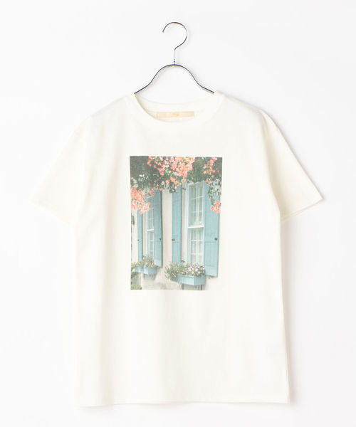 Khaju(カージュ)の「Khaju:フラワーフォトプリントTEE(Tシャツ/カットソー・レディース・ホワイト/チャコールグレー/ライトホワイト/ベージュ/ダークグレー/ホワイト系その他・ONE SIZE)」の19枚目の写真