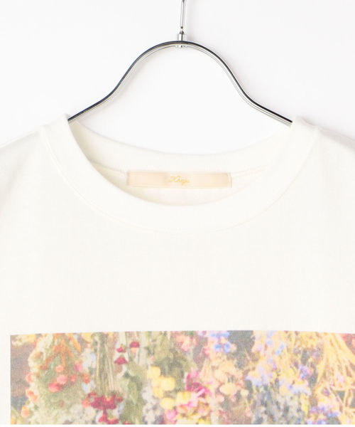 Khaju(カージュ)の「Khaju:フラワーフォトプリントTEE(Tシャツ/カットソー・レディース・ホワイト/チャコールグレー/ライトホワイト/ベージュ/ダークグレー/ホワイト系その他・ONE SIZE)」の9枚目の写真