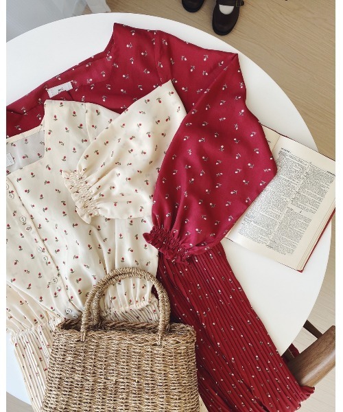 Tytto モイテュット のファッション お花のプリーツワンピース ワンピース Moi ワンピース セール