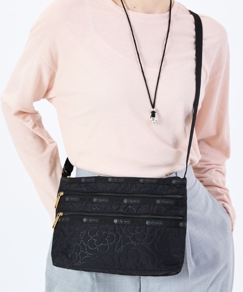 【美品】レスポートサック パフィーブロッサムズ ブラック ショルダーバッグ EVERYDAY SM SATCHELパフィーブロッサムズ（ハンドバッグ
