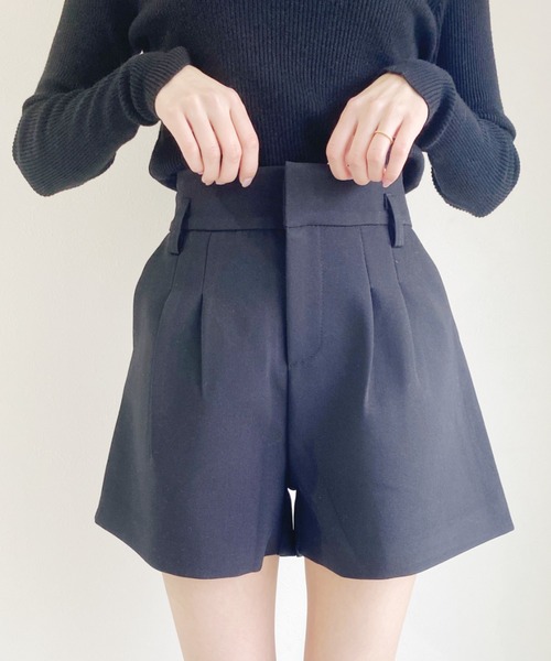 Loueme（ルエム）の「フロントタックハイウエストショートパンツ（裏地付き）（その他パンツ・レディース・ベージュ/ブラック/ブラウン・M）」の4枚目の写真