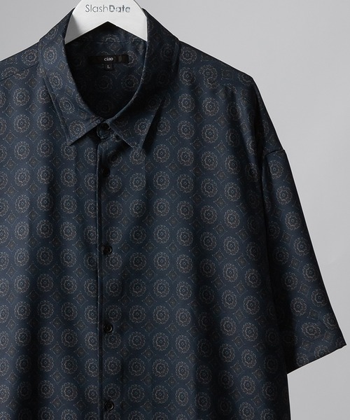 SlashDate（スラッシュデイト）の「総柄プリントとろみシャツ/レトロ（シャツ/ブラウス・メンズ・ブラック/ブラウン/ネイビー/ベージュ・M/L）」の4枚目の写真