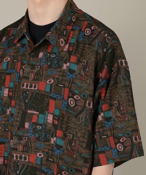 SlashDate（スラッシュデイト）の「総柄プリントとろみシャツ/レトロ（シャツ/ブラウス・メンズ・ブラック/ブラウン/ネイビー/ベージュ・M/L）」の8枚目の写真