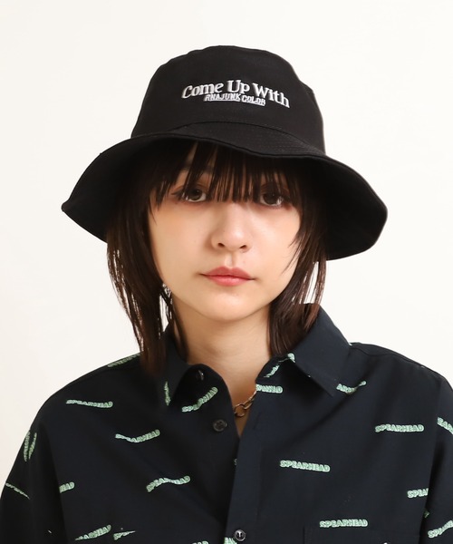 RNA（アールエヌエー）の「E4794 ロゴテープ2WAYバケットハット（ハット・レディース・ホワイト/ブラック/サックスブルー・FREE）」の9枚目の写真