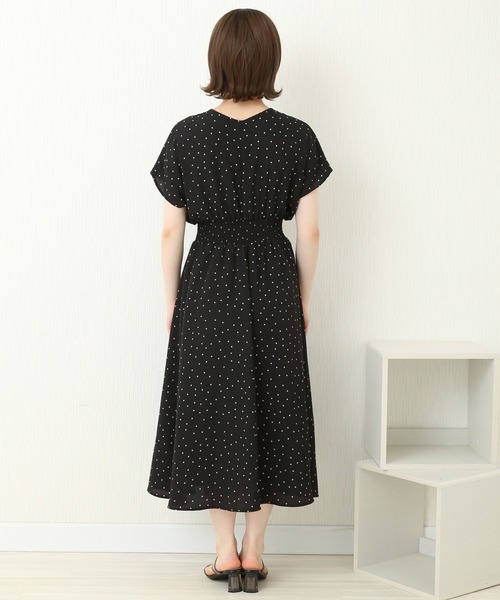 n'ee-ne（ネーネ）の「麻調合繊　カシュクールワンピース（ワンピース・レディース・グレイッシュベージュ/ブルー/ブラック/ドット・L/M）」の21枚目の写真