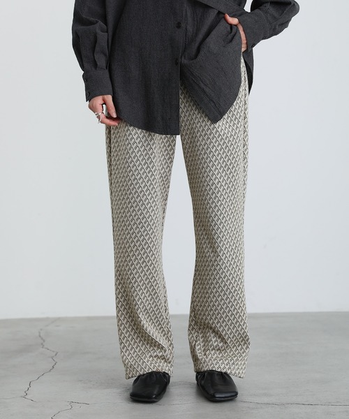 select MOCA（セレクトモカ）の「ジャガード柄ストレートカットパンツ（その他パンツ・レディース・ブラウン/キャメル/ライトベージュ・SMALL/MEDIUM）」の3枚目の写真