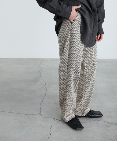 select MOCA（セレクトモカ）の「ジャガード柄ストレートカットパンツ（その他パンツ・レディース・ブラウン/キャメル/ライトベージュ・SMALL/MEDIUM）」の18枚目の写真