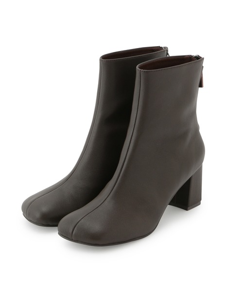 MADEMOISELLE ROPE'(マドモアゼル ロペ)の「ボリュームトゥレザーショートブーツ(ブーツ・レディース・ブラック/ダークブラウン/オフホワイト・37.5/36.5/35.5)」の14枚目の写真