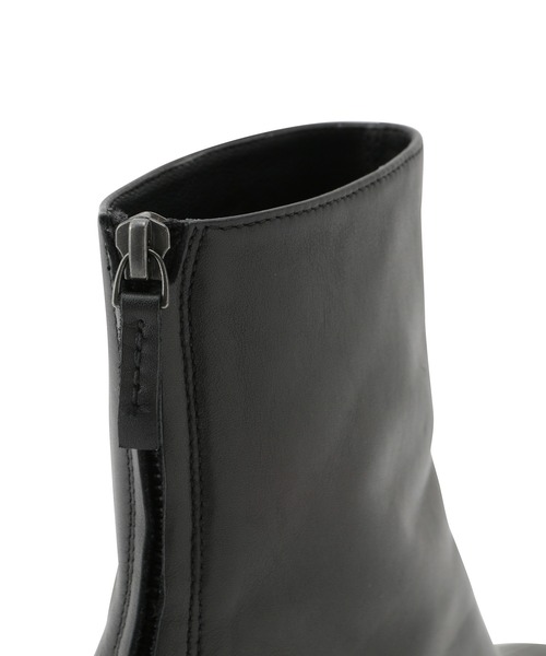 MADEMOISELLE ROPE'(マドモアゼル ロペ)の「ボリュームトゥレザーショートブーツ(ブーツ・レディース・ブラック/ダークブラウン/オフホワイト・37.5/36.5/35.5)」の19枚目の写真