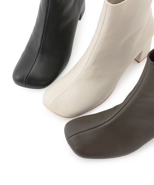 MADEMOISELLE ROPE'(マドモアゼル ロペ)の「ボリュームトゥレザーショートブーツ(ブーツ・レディース・ブラック/ダークブラウン/オフホワイト・37.5/36.5/35.5)」の21枚目の写真