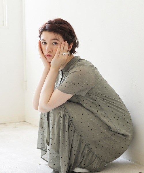 ENNEA(エンネア)の「【シフォン楊柳ドット】裾ギャザー切り替えブラウスワンピース(ワンピース・レディース・ブラック/ブラウン/グリーン・38)」の5枚目の写真