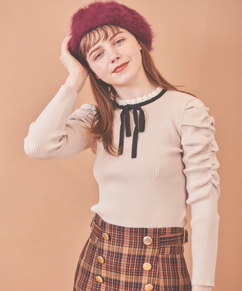 31 Sons de mode（トランテアン　ソン　ドゥ　モード）の「シャーリング袖ニット（ニット/セーター・レディース・クリーム/ラベンダー/ブラック・36）」の4枚目の写真