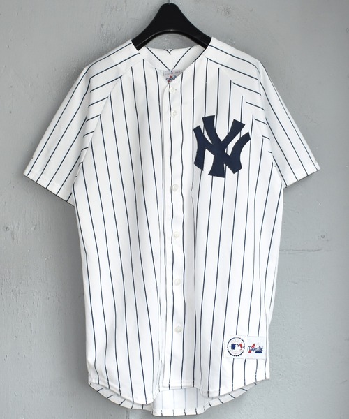 VINTAGE(ヴィンテージ)の「【ヴィンテージ古着】90's majestic社製 NY YANKEES ベースボールシャツ(シャツ/ブラウス・メンズ・ホワイト・MEDIUM)」の1枚目の写真