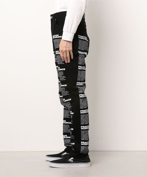 MR.GENTLEMAN(ミスタージェントルマン)の「GRAPHIC TAPERED DENIM(デニムパンツ・メンズ・ブラック/サックスブルー系/ホワイト・34inch/30 inch/32inch/36inch)」の4枚目の写真