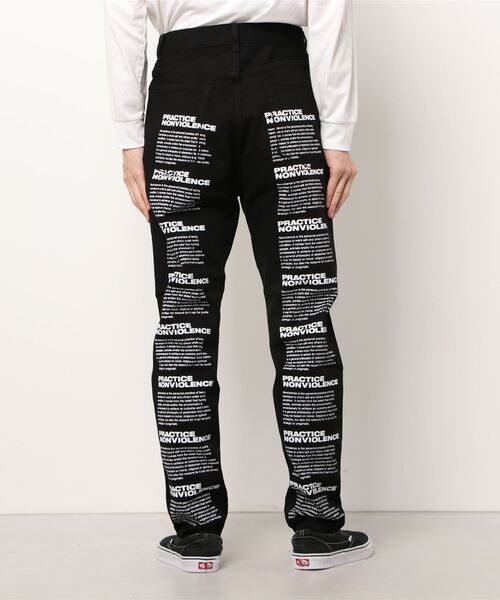 MR.GENTLEMAN(ミスタージェントルマン)の「GRAPHIC TAPERED DENIM(デニムパンツ・メンズ・ブラック/サックスブルー系/ホワイト・34inch/30 inch/32inch/36inch)」の5枚目の写真