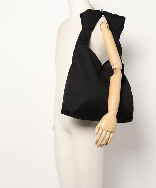 aimoha（アイモハ）の「シンプルナイロントートバッグ（トートバッグ・レディース・ブラック/ベージュ/ブルー/グリーン/ライトグレー/ブラウン/ラベンダー/マスタード/オレンジ/カーキ/ライトグリーン/ピンク/ダークグレー/ミント/ネイビー・FREE）」の22枚目の写真