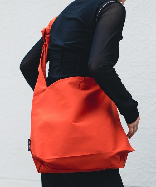 aimoha（アイモハ）の「シンプルナイロントートバッグ（トートバッグ・レディース・ブラック/ベージュ/ブルー/グリーン/ライトグレー/ブラウン/ラベンダー/マスタード/オレンジ/カーキ/ライトグリーン/ピンク/ダークグレー/ミント/ネイビー・FREE）」の15枚目の写真