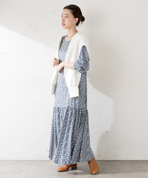 SHENERY（シーナリー）の「プリントティアードロングワンピース（ワンピース・レディース・ブラック/ブルー・FREE）」の13枚目の写真