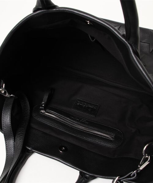 IO PELLE（イオペレ）の「(IO PELLE)スターモチーフ型押しレザートートバッグ（トートバッグ・レディース・ブラック/シルバー・FREE）」の5枚目の写真