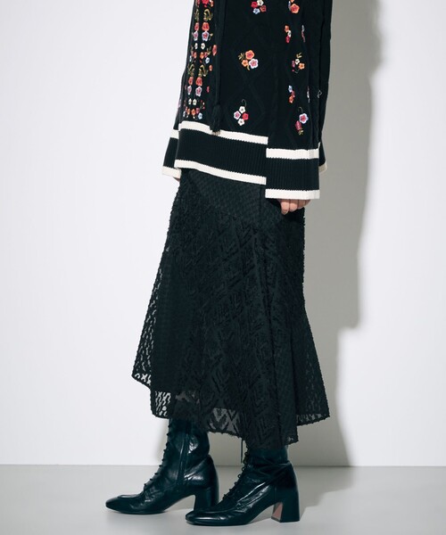 GRACE CONTINENTAL(グレースコンチネンタル)の「イレギュラーフレアスカート(スカート・レディース・ボルドー/ブラック・36/38)」の2枚目の写真