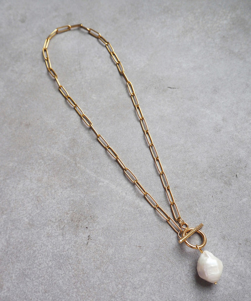 SOFFITTO（ソフィット）の「【soffitto×&O】別注《多面バロックパール》ネックレス40（ネックレス・レディース・ゴールド・FREE）」の2枚目の写真