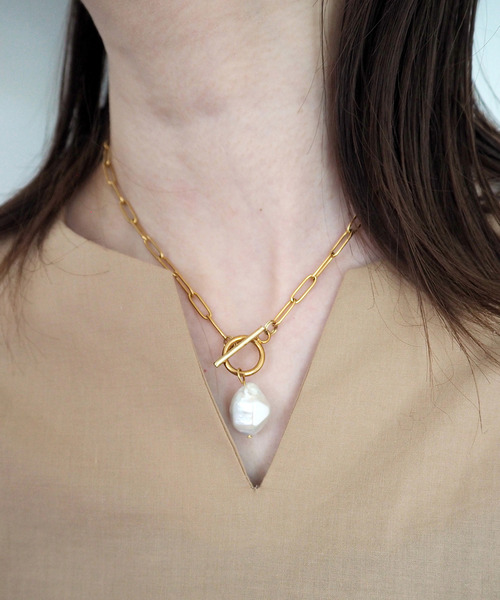 SOFFITTO（ソフィット）の「【soffitto×&O】別注《多面バロックパール》ネックレス40（ネックレス・レディース・ゴールド・FREE）」の3枚目の写真