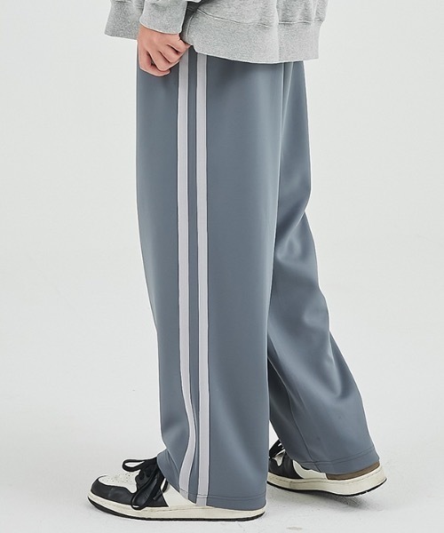 crump（クランプ）の「【crump 】2ライン ワイドトラックパンツ（その他パンツ・レディース・チャコールグレー/ネイビー・SMALL/MEDIUM/LARGE/X-LARGE）」の6枚目の写真