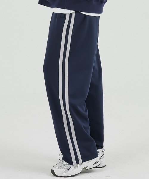 crump（クランプ）の「【crump 】2ライン ワイドトラックパンツ（その他パンツ・レディース・チャコールグレー/ネイビー・SMALL/MEDIUM/LARGE/X-LARGE）」の9枚目の写真