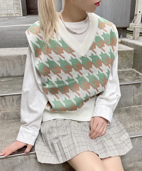 Figments（フィグメンツ）の「千鳥柄ニットベスト(マルチ）（ベスト・レディース・ネイビー/ブラウン/ホワイト・FREE）」の2枚目の写真