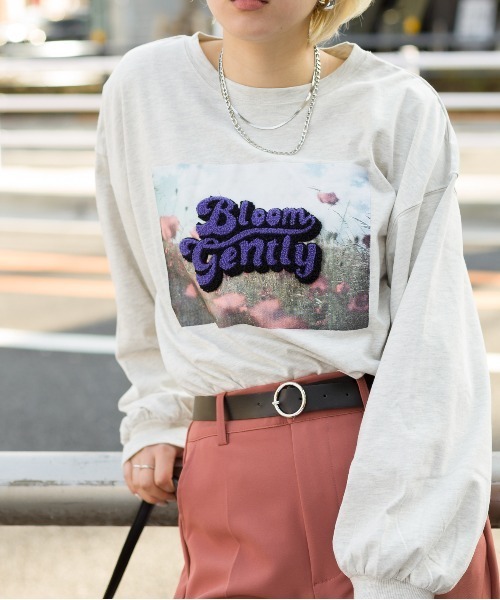 SpRay(スプレイ)の「フォトサガラロングTシャツ(Tシャツ/カットソー・レディース・ブルー/ブラック/オートミール/オフホワイト・FREE)」の1枚目の写真