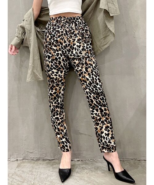 GYDA（ジェイダ）の「サテンテーパードパンツ（その他パンツ・レディース・ブラック/その他1・FREE）」の9枚目の写真