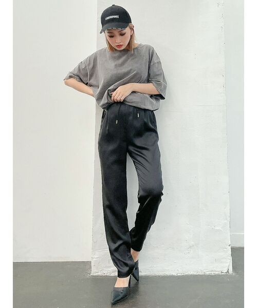 GYDA（ジェイダ）の「サテンテーパードパンツ（その他パンツ・レディース・ブラック/その他1・FREE）」の5枚目の写真