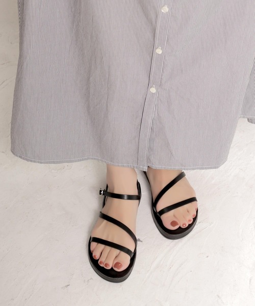 SOROTTO(ソロット)の「【親子お揃い】ストラップ プラットフォームサンダル/ぺたんこ(サンダル・レディース・ホワイト/ブラック/ダークブラウン/ピンク/シルバー/その他/パイソン・LL/S/M/L)」の3枚目の写真