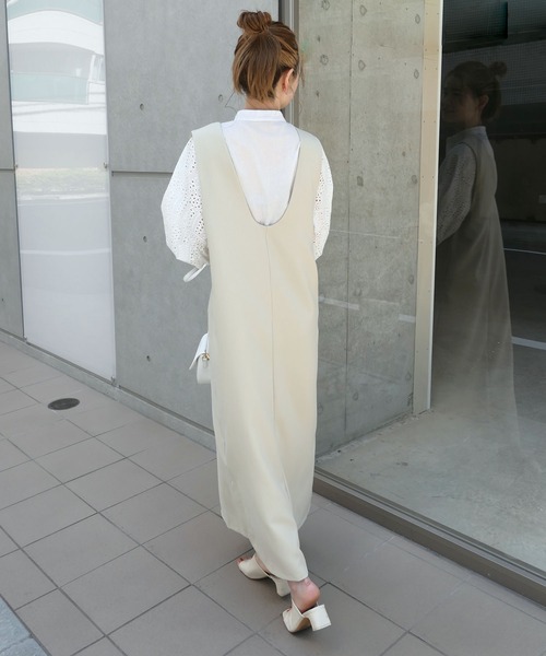 CORNERS（コーナーズ）の「2wayディープVネックワンピース（ジャンパースカート・レディース・ブラック/ベージュ系その他・M/L）」の4枚目の写真