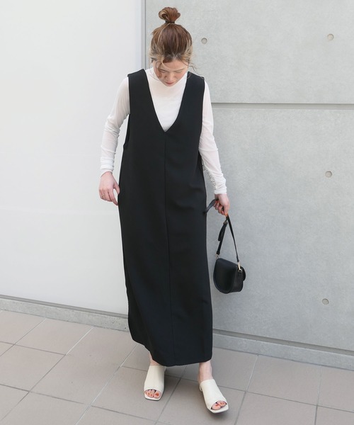 CORNERS（コーナーズ）の「2wayディープVネックワンピース（ジャンパースカート・レディース・ブラック/ベージュ系その他・M/L）」の6枚目の写真