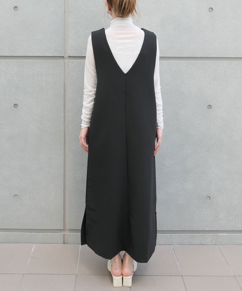 CORNERS（コーナーズ）の「2wayディープVネックワンピース（ジャンパースカート・レディース・ブラック/ベージュ系その他・M/L）」の11枚目の写真