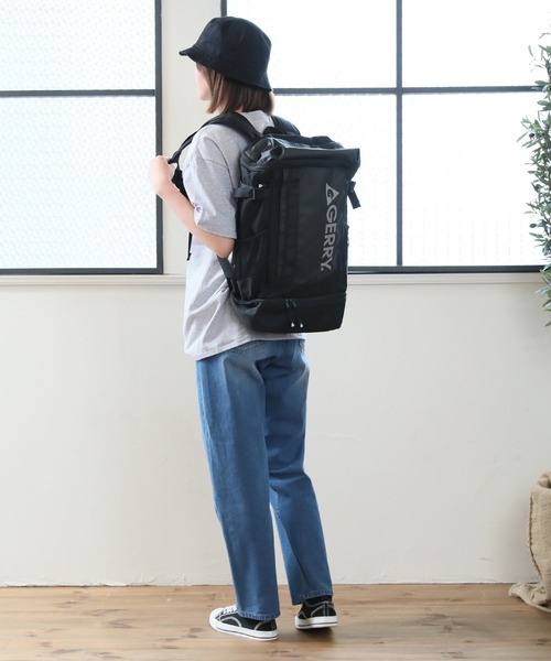 GERRY(ジェリー)の「【GERRY/ジェリー】ボックス型バックパック(レインカバー付き)(バックパック/リュック・メンズ・ブラック×グレー/ブラック×ブラック/ブラック系その他・FREE)」の4枚目の写真