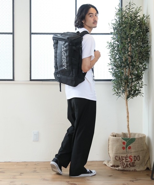 GERRY(ジェリー)の「【GERRY/ジェリー】ボックス型バックパック(レインカバー付き)(バックパック/リュック・メンズ・ブラック×グレー/ブラック×ブラック/ブラック系その他・FREE)」の7枚目の写真