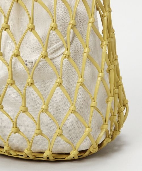 RAGEBLUE（レイジブルー）の「フェイクレザーメッシュバッグ（ショルダーバッグ・レディース・ブラック/イエロー・FREE）」の4枚目の写真