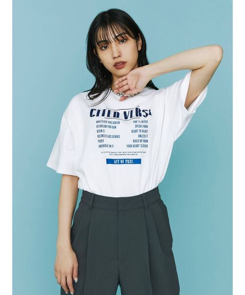 EMODA（エモダ）の「コレクションロゴTシャツ（Tシャツ/カットソー・レディース・ホワイト/ブラック/ブルー・FREE）」の4枚目の写真