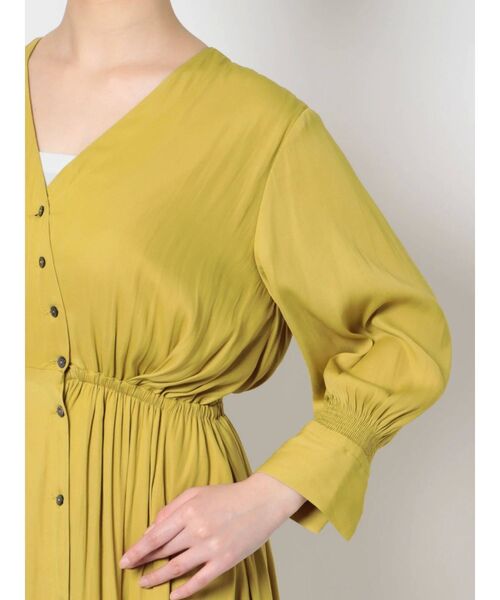 ELENDEEK(エレンディーク)の「2WAY Vネックソフトワンピース(ワンピース・レディース・ブラック/イエロー/ベージュ・01/02)」の12枚目の写真