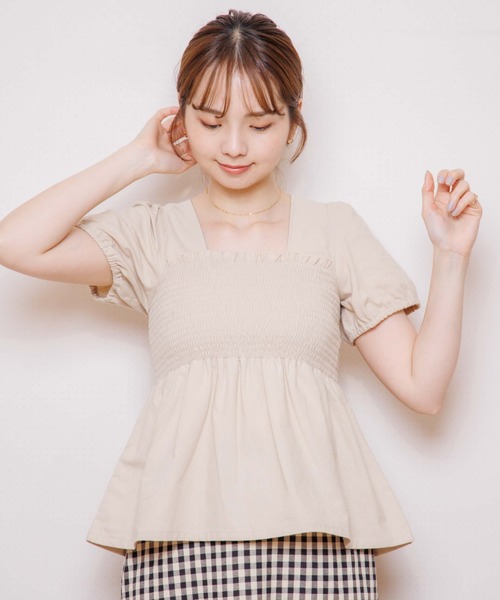 flower（フラワー）の「サマーフラワーズトップ2（Tシャツ/カットソー・レディース・ベージュ/ブルー・FREE）」の2枚目の写真