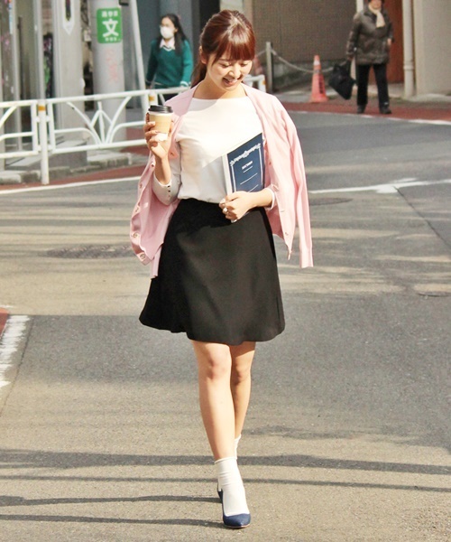 LIMITLESS LUXURY（リミットレスラグジュアリー）の「ダブルクロスフレアスカート。（スカート・レディース・ブラック系その他/ホワイト/ピンク・36/38）」の17枚目の写真