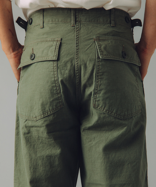 JOURNAL STANDARD(ジャーナルスタンダード)の「【VSシリーズ】 バックサテンベイカー REG パンツ(カーゴパンツ・メンズ・カーキ・LARGE/MEDIUM)」の10枚目の写真