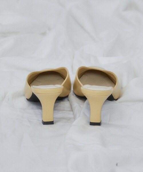 Firsthand（ファーストハンド）の「Firsthand/ファーストハンド ポインテッドトゥ レザーミュール/ポインテッドトゥ レザーミュール（パンプス・レディース・ブラック/クリーム・S/M/L）」の3枚目の写真