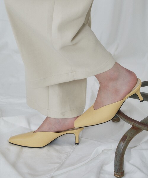 Firsthand（ファーストハンド）の「Firsthand/ファーストハンド ポインテッドトゥ レザーミュール/ポインテッドトゥ レザーミュール（パンプス・レディース・ブラック/クリーム・S/M/L）」の9枚目の写真